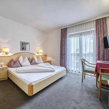 Bellevue Hotel Tirolo